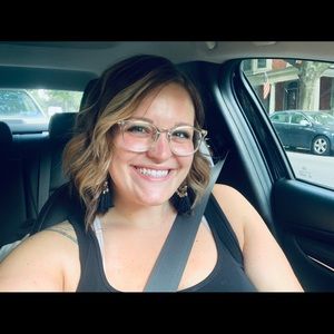 Meet your Posher, Allyssa